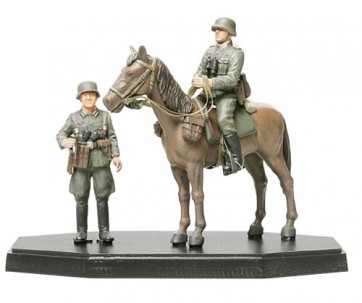 1/35 ﾄﾞｲﾂ将校乗馬ｾｯﾄ(完成品), TAM26011, by タミヤ