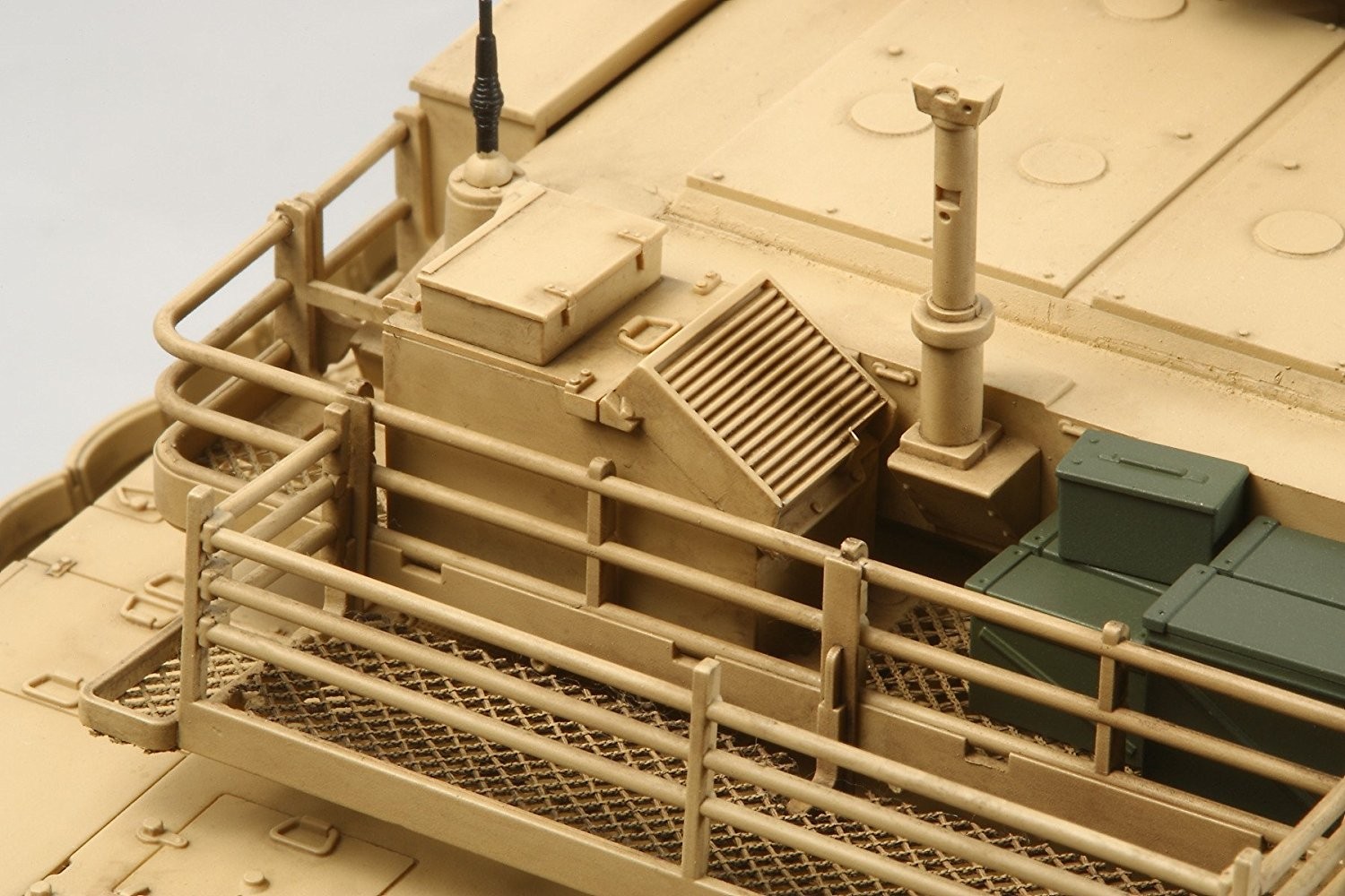 1/35 ﾐﾘﾀﾘｰﾐﾆﾁｭｱｼﾘｰｽﾞ 326 ｱﾒﾘｶ M1A2 SEP ｴｲﾌﾞﾗﾑｽ TUSK II