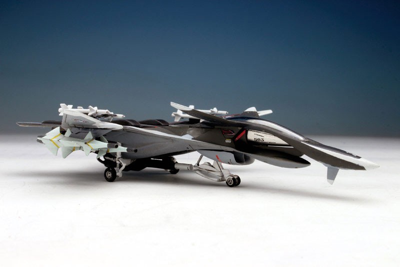 プラッツ 1/200 FFR-41MR 戦闘妖精 雪風 メイヴ Amazon | プラッツ 戦闘妖精雪風 FFR-41MR メイヴ雪風 最終出撃形態 1