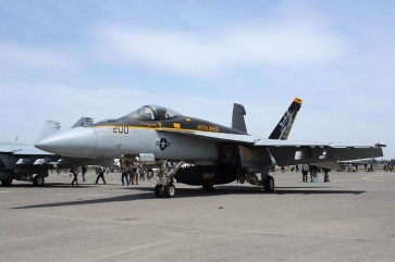 1/72 アメリカ海軍 艦上戦闘機 F/A-18E スーパーホーネット VFA-27 ロイヤルメイセス 2024 プラッツ, PLZ14539, by プラッツ