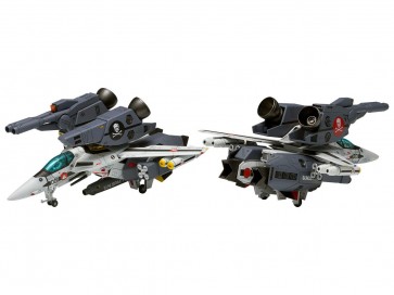1/100 超時空要塞 マクロス VF-1S ストライクバルキリー[ファイター]一条輝 機、ロイ・フォッカー 機 ウェーブ, WAV90690, by ウェーブ